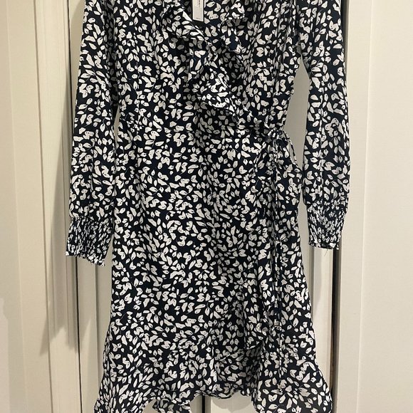 Vero Moda Floral Ruffled Wrap Dress NEW Large - Picture 4 of 7